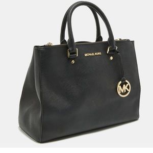 MICHAEL KORS Sutton Leather Purse with strap